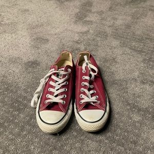 Size 7.5 women’s converse